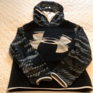 Under Armour hooded pullover. Size youth medium